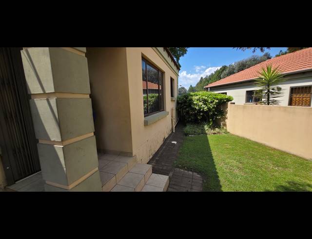 3 BEDROOM FREESTANDING TO LET IN JACKAROO PARK